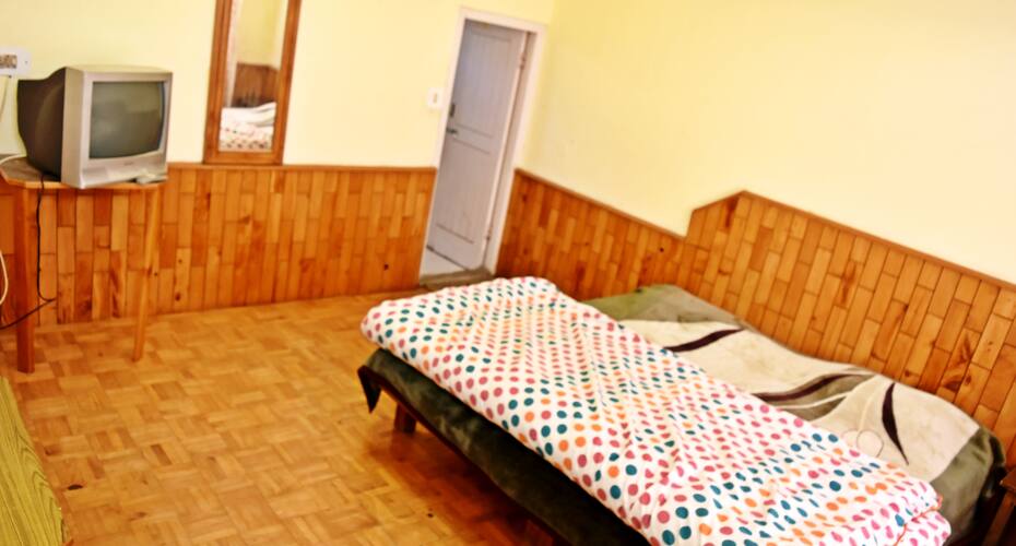 Gaurav Guest House, Manali 3